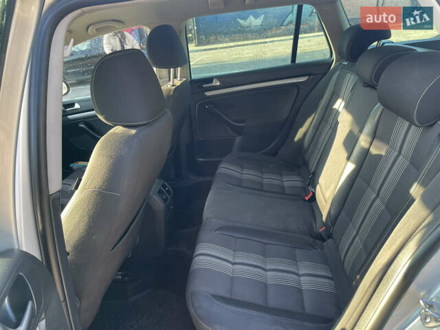 Серый Фольксваген Гольф, объемом двигателя 1.6 л и пробегом 330 тыс. км за 7200 $, фото 24 на Automoto.ua