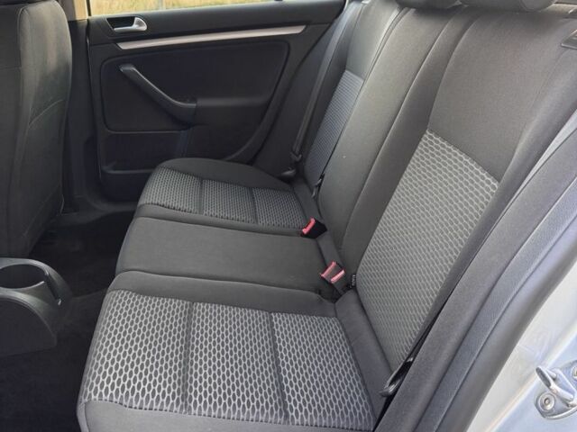 Серый Фольксваген Гольф, объемом двигателя 1.2 л и пробегом 119 тыс. км за 8300 $, фото 15 на Automoto.ua