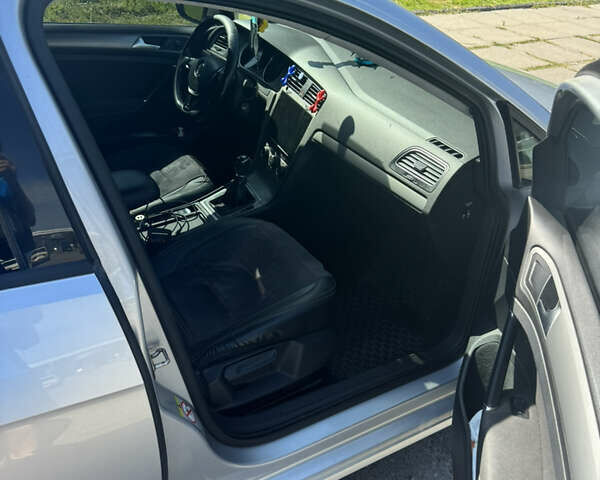 Серый Фольксваген Гольф, объемом двигателя 1.6 л и пробегом 260 тыс. км за 9300 $, фото 10 на Automoto.ua