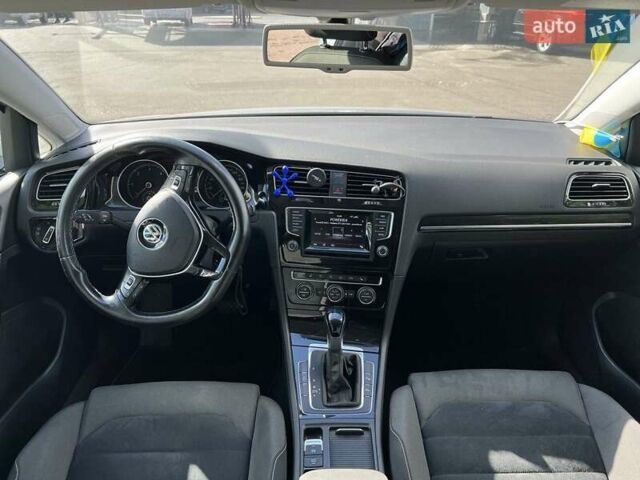 Серый Фольксваген Гольф, объемом двигателя 1.6 л и пробегом 233 тыс. км за 10450 $, фото 22 на Automoto.ua