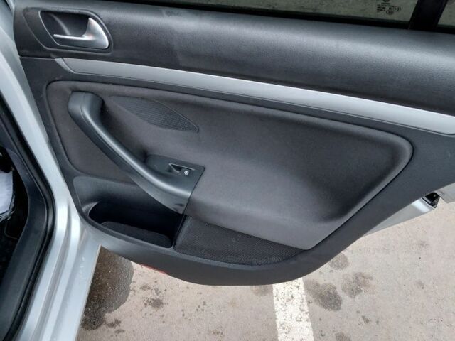 Сірий Фольксваген Гольф, об'ємом двигуна 1.6 л та пробігом 259 тис. км за 7800 $, фото 7 на Automoto.ua