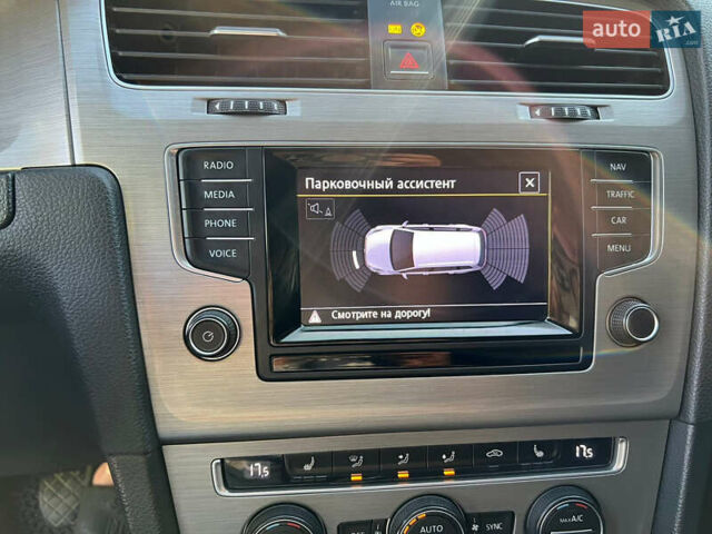 Серый Фольксваген Гольф, объемом двигателя 1.6 л и пробегом 263 тыс. км за 9200 $, фото 8 на Automoto.ua