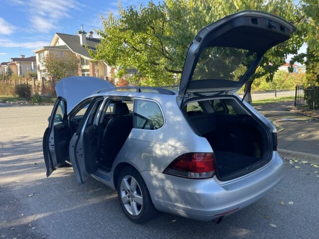 Серый Фольксваген Гольф, объемом двигателя 1.6 л и пробегом 328 тыс. км за 7500 $, фото 13 на Automoto.ua