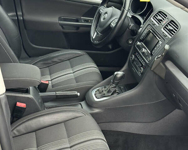 Серый Фольксваген Гольф, объемом двигателя 1.4 л и пробегом 243 тыс. км за 8800 $, фото 37 на Automoto.ua