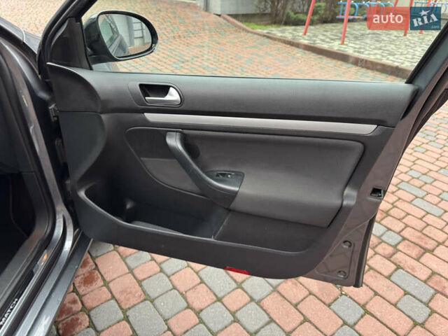 Сірий Фольксваген Гольф, об'ємом двигуна 1.97 л та пробігом 223 тис. км за 7950 $, фото 142 на Automoto.ua