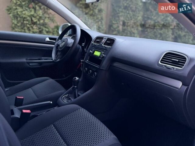 Серый Фольксваген Гольф, объемом двигателя 1.2 л и пробегом 121 тыс. км за 7999 $, фото 10 на Automoto.ua
