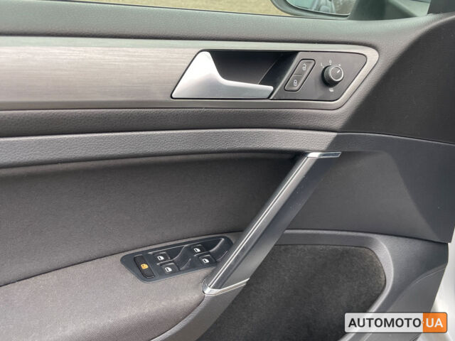 Серый Фольксваген Гольф, объемом двигателя 1.6 л и пробегом 194 тыс. км за 10800 $, фото 7 на Automoto.ua