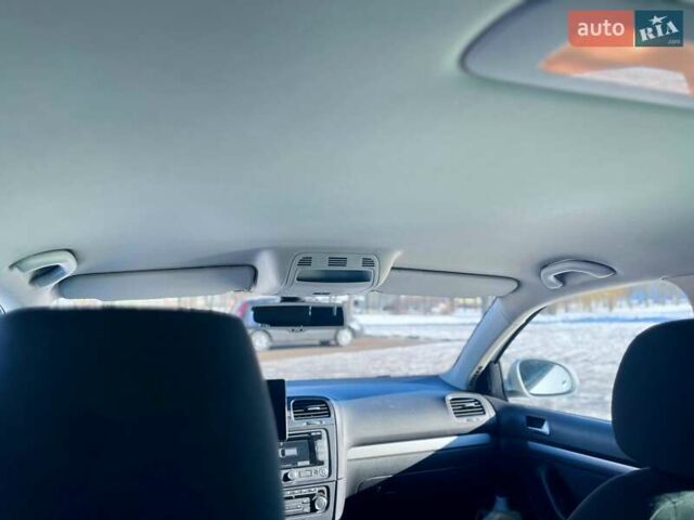 Серый Фольксваген Гольф, объемом двигателя 1.6 л и пробегом 257 тыс. км за 8700 $, фото 32 на Automoto.ua