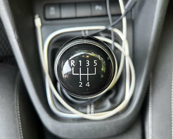 Серый Фольксваген Гольф, объемом двигателя 1.6 л и пробегом 268 тыс. км за 8500 $, фото 14 на Automoto.ua