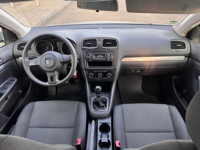 Серый Фольксваген Гольф, объемом двигателя 1.2 л и пробегом 119 тыс. км за 8300 $, фото 19 на Automoto.ua