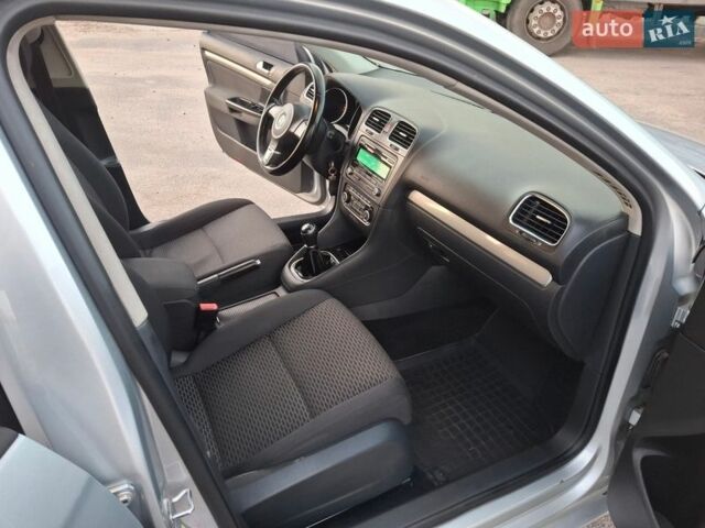 Серый Фольксваген Гольф, объемом двигателя 1.6 л и пробегом 242 тыс. км за 7200 $, фото 31 на Automoto.ua