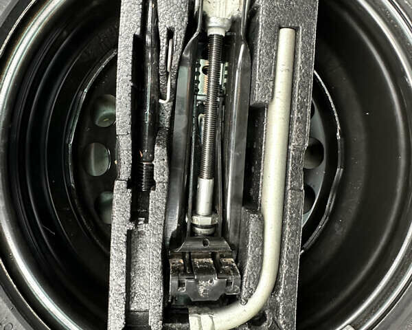 Серый Фольксваген Гольф, объемом двигателя 1.97 л и пробегом 212 тыс. км за 9800 $, фото 27 на Automoto.ua