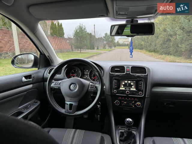 Серый Фольксваген Гольф, объемом двигателя 1.6 л и пробегом 221 тыс. км за 9450 $, фото 33 на Automoto.ua