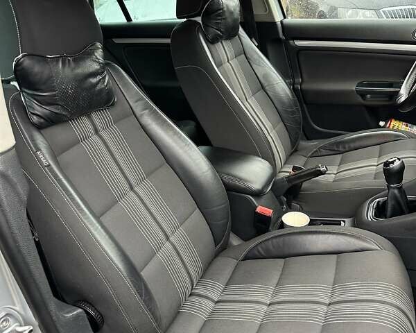 Сірий Фольксваген Гольф, об'ємом двигуна 1.6 л та пробігом 311 тис. км за 7990 $, фото 33 на Automoto.ua