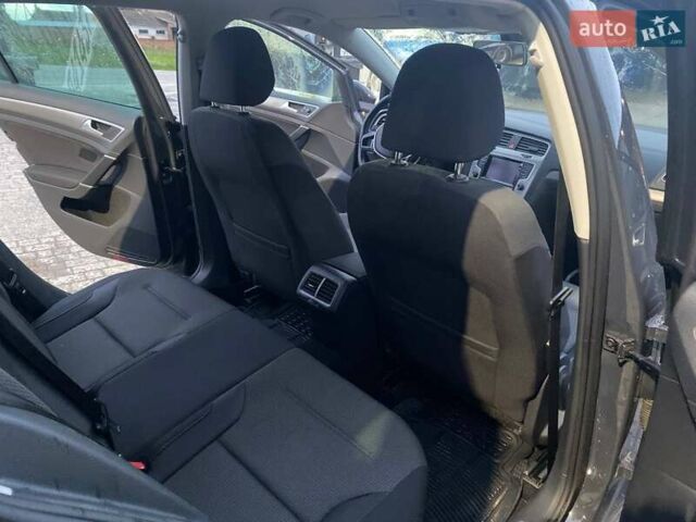 Серый Фольксваген Гольф, объемом двигателя 1.6 л и пробегом 233 тыс. км за 11300 $, фото 20 на Automoto.ua