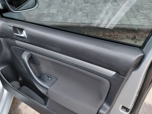 Сірий Фольксваген Гольф, об'ємом двигуна 1.6 л та пробігом 259 тис. км за 7800 $, фото 17 на Automoto.ua