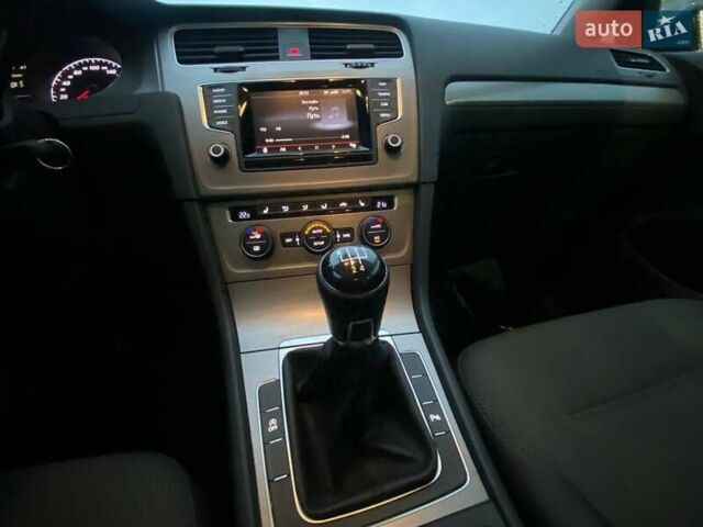 Серый Фольксваген Гольф, объемом двигателя 1.6 л и пробегом 233 тыс. км за 11300 $, фото 26 на Automoto.ua