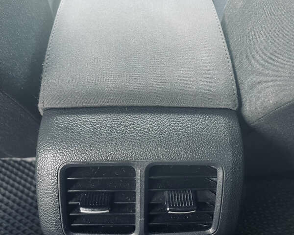 Серый Фольксваген Гольф, объемом двигателя 1.6 л и пробегом 209 тыс. км за 9900 $, фото 20 на Automoto.ua