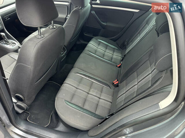 Серый Фольксваген Гольф, объемом двигателя 1.97 л и пробегом 212 тыс. км за 9800 $, фото 19 на Automoto.ua