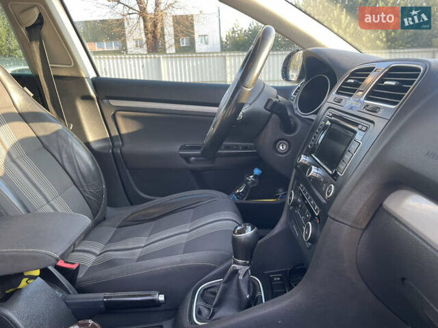 Серый Фольксваген Гольф, объемом двигателя 1.6 л и пробегом 330 тыс. км за 7200 $, фото 30 на Automoto.ua