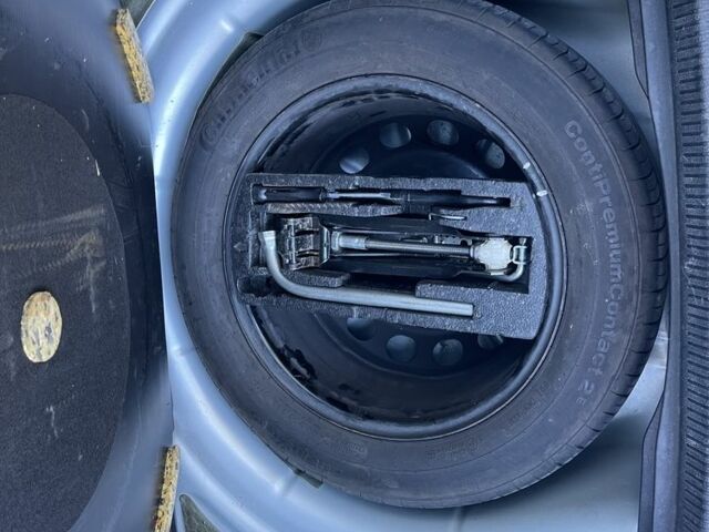 Серый Фольксваген Гольф, объемом двигателя 1.6 л и пробегом 328 тыс. км за 7500 $, фото 9 на Automoto.ua