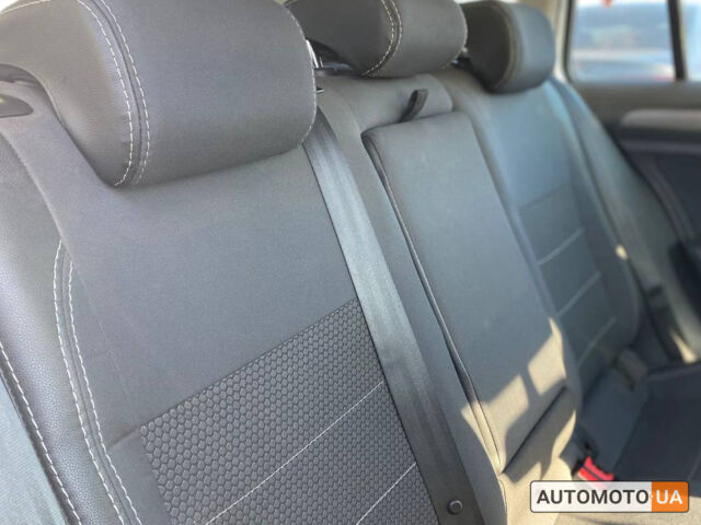 Серый Фольксваген Гольф, объемом двигателя 1.6 л и пробегом 285 тыс. км за 10300 $, фото 25 на Automoto.ua