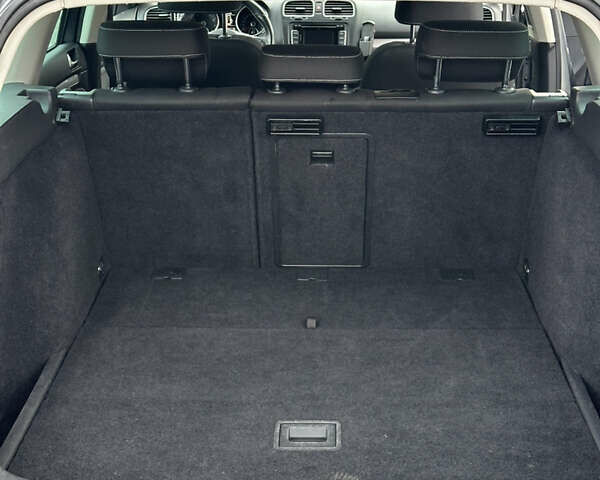 Серый Фольксваген Гольф, объемом двигателя 1.4 л и пробегом 243 тыс. км за 8800 $, фото 42 на Automoto.ua