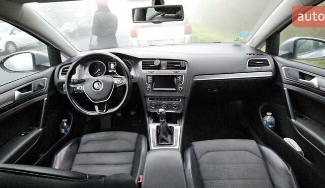 Серый Фольксваген Гольф, объемом двигателя 1.6 л и пробегом 264 тыс. км за 8300 $, фото 6 на Automoto.ua