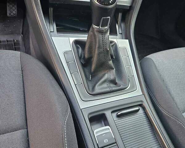 Серый Фольксваген Гольф, объемом двигателя 1.97 л и пробегом 292 тыс. км за 9500 $, фото 8 на Automoto.ua