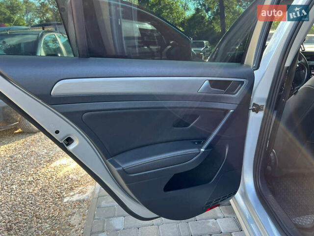 Серый Фольксваген Гольф, объемом двигателя 1.6 л и пробегом 263 тыс. км за 9200 $, фото 12 на Automoto.ua