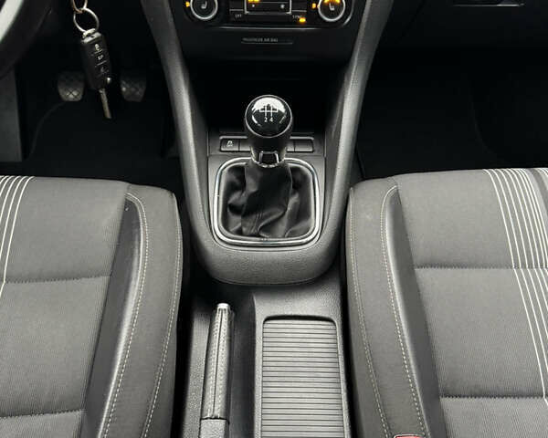 Серый Фольксваген Гольф, объемом двигателя 1.6 л и пробегом 221 тыс. км за 9450 $, фото 49 на Automoto.ua