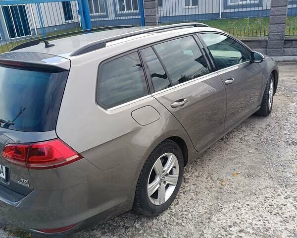 Фольксваген Гольф 2014 в Славуте на Automoto.ua Серый Фольксваген Гольф, объемом двигателя 1.6 л и пробегом 268 тыс. км за 11700 $, фото 2 на Automoto.ua