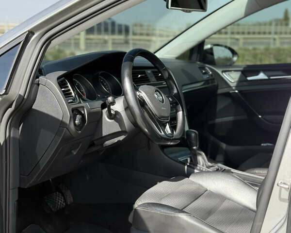 Серый Фольксваген Гольф, объемом двигателя 1.97 л и пробегом 257 тыс. км за 13400 $, фото 9 на Automoto.ua