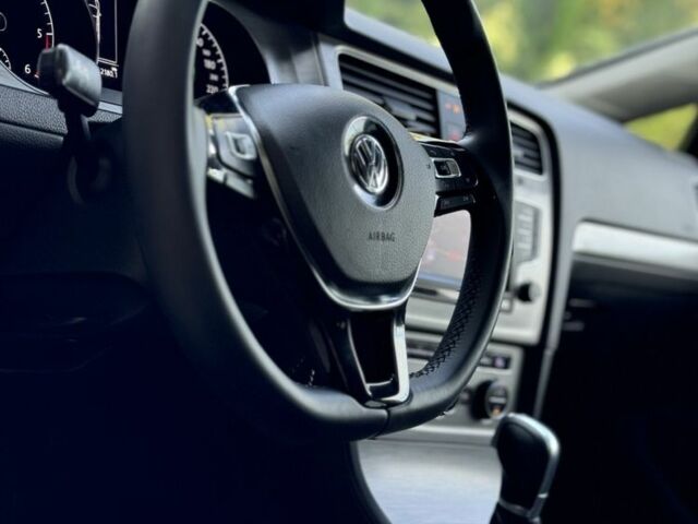 Серый Фольксваген Гольф, объемом двигателя 2 л и пробегом 270 тыс. км за 11800 $, фото 7 на Automoto.ua