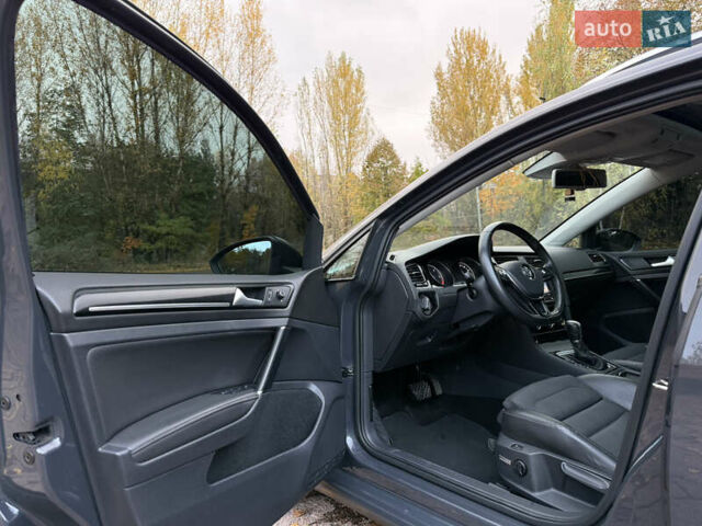 Серый Фольксваген Гольф, объемом двигателя 2 л и пробегом 289 тыс. км за 12350 $, фото 23 на Automoto.ua