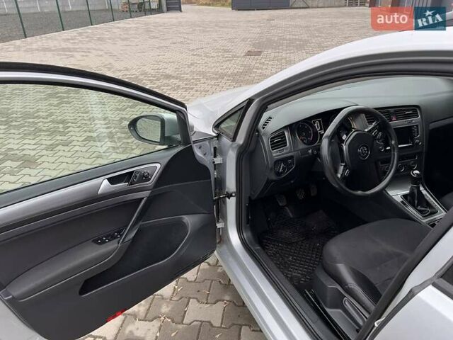 Серый Фольксваген Гольф, объемом двигателя 1.6 л и пробегом 297 тыс. км за 9500 $, фото 5 на Automoto.ua