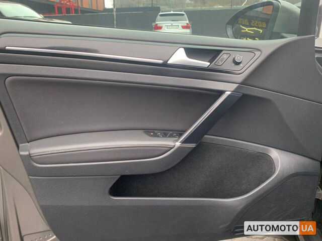 Серый Фольксваген Гольф, объемом двигателя 1.6 л и пробегом 348 тыс. км за 11300 $, фото 6 на Automoto.ua