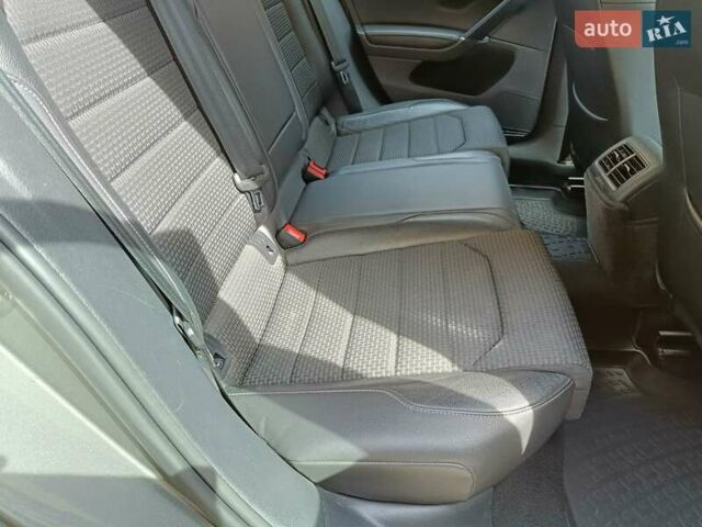 Серый Фольксваген Гольф, объемом двигателя 1.6 л и пробегом 240 тыс. км за 11600 $, фото 32 на Automoto.ua