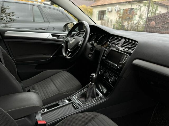 Серый Фольксваген Гольф, объемом двигателя 2 л и пробегом 213 тыс. км за 9300 $, фото 2 на Automoto.ua