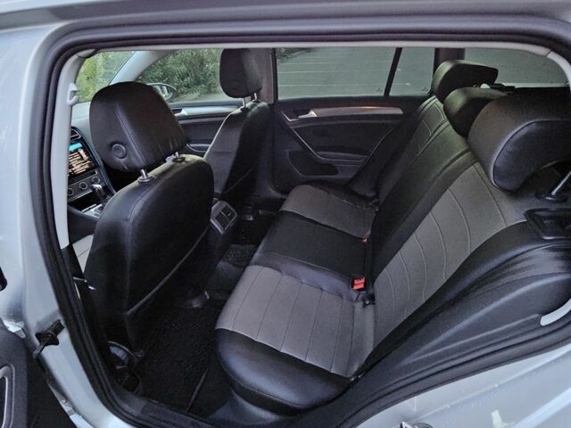 Сірий Фольксваген Гольф, об'ємом двигуна 1.6 л та пробігом 188 тис. км за 10800 $, фото 4 на Automoto.ua