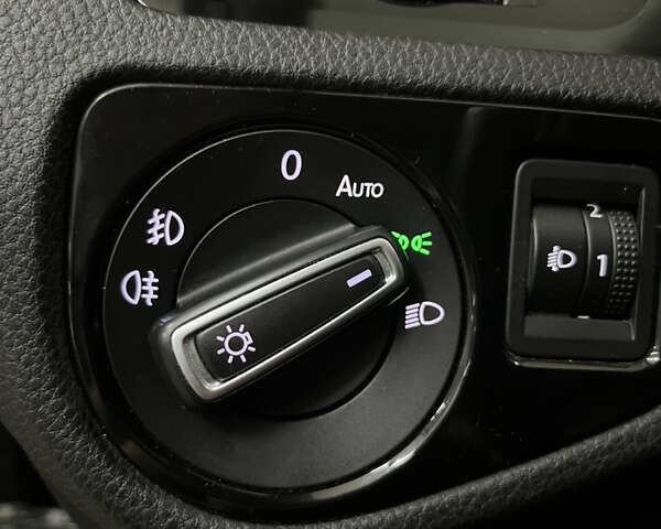 Сірий Фольксваген Гольф, об'ємом двигуна 1.6 л та пробігом 176 тис. км за 10700 $, фото 8 на Automoto.ua