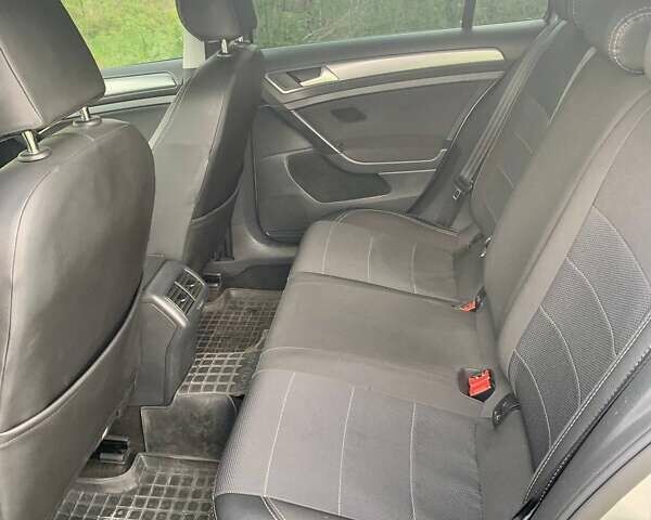 Серый Фольксваген Гольф, объемом двигателя 1.6 л и пробегом 280 тыс. км за 10100 $, фото 27 на Automoto.ua