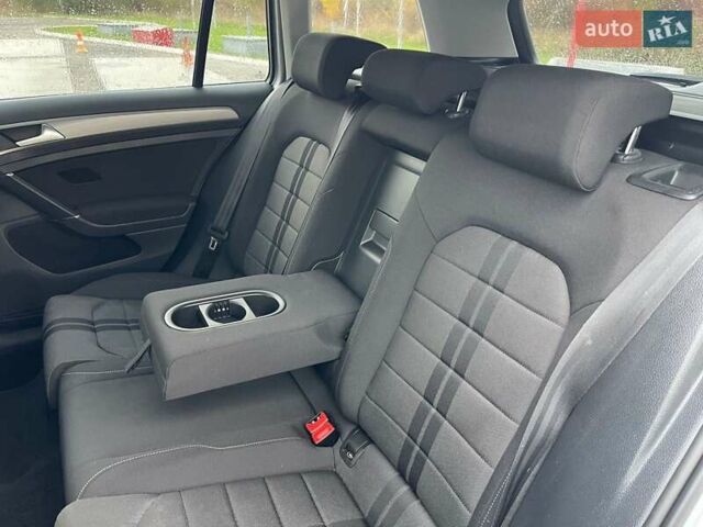 Серый Фольксваген Гольф, объемом двигателя 1.2 л и пробегом 140 тыс. км за 10490 $, фото 21 на Automoto.ua