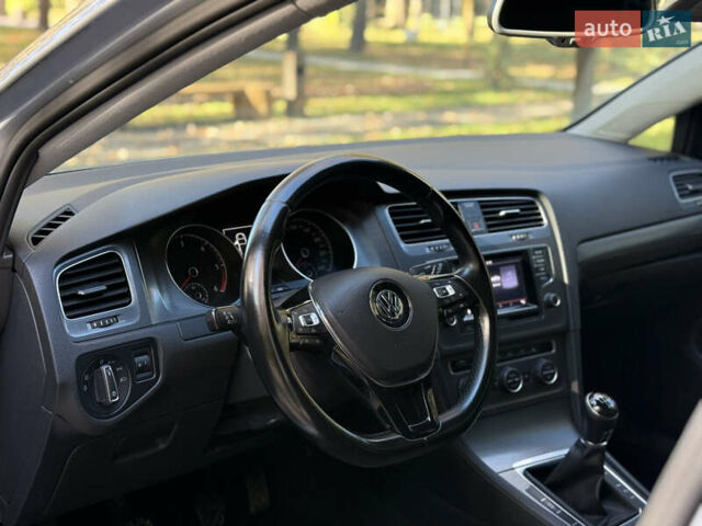 Серый Фольксваген Гольф, объемом двигателя 1.6 л и пробегом 230 тыс. км за 10500 $, фото 2 на Automoto.ua