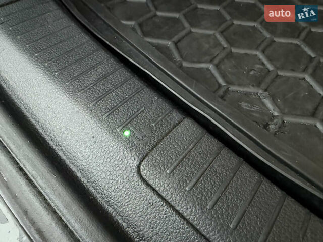 Серый Фольксваген Гольф, объемом двигателя 1.97 л и пробегом 288 тыс. км за 11899 $, фото 62 на Automoto.ua