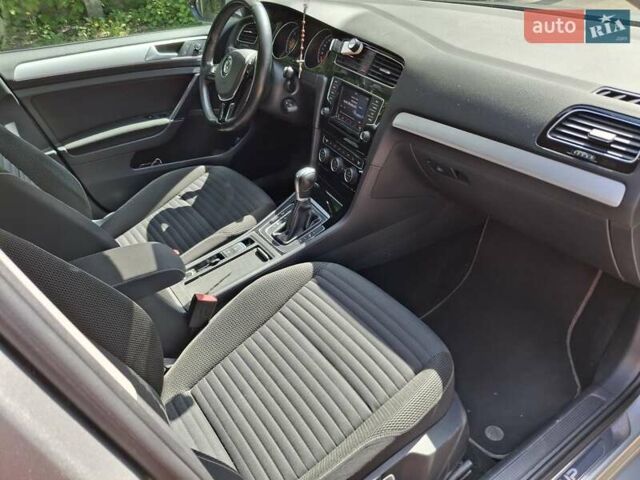 Серый Фольксваген Гольф, объемом двигателя 1.6 л и пробегом 250 тыс. км за 10600 $, фото 8 на Automoto.ua