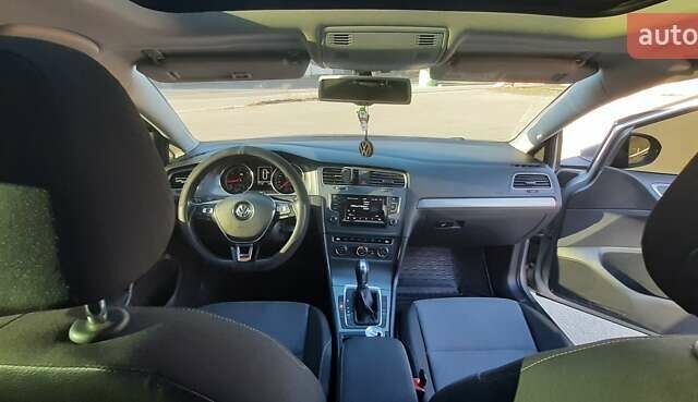 Серый Фольксваген Гольф, объемом двигателя 1.6 л и пробегом 300 тыс. км за 12000 $, фото 16 на Automoto.ua