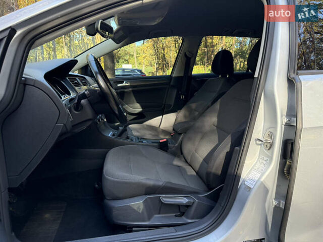 Серый Фольксваген Гольф, объемом двигателя 1.6 л и пробегом 230 тыс. км за 10500 $, фото 23 на Automoto.ua