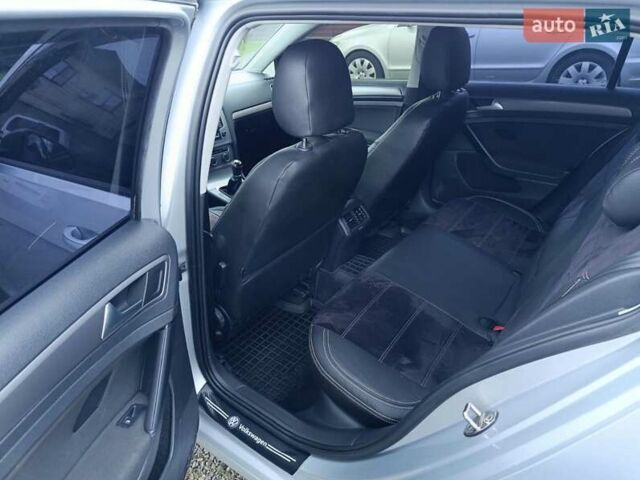 Серый Фольксваген Гольф, объемом двигателя 1.6 л и пробегом 262 тыс. км за 9000 $, фото 6 на Automoto.ua