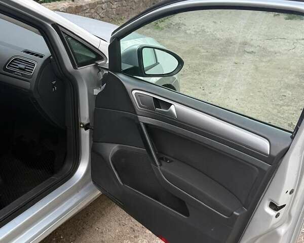 Сірий Фольксваген Гольф, об'ємом двигуна 1.6 л та пробігом 370 тис. км за 10400 $, фото 17 на Automoto.ua